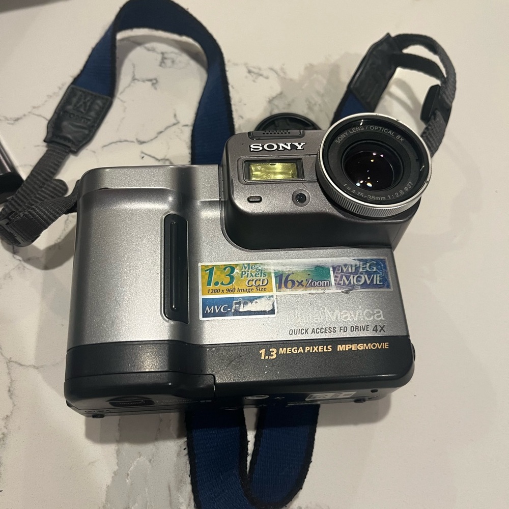 Sony Mavica MVC-FD88 0.4MP Digital Camera with Leather Case TESTED WORKS!! - Picture 4 of 9